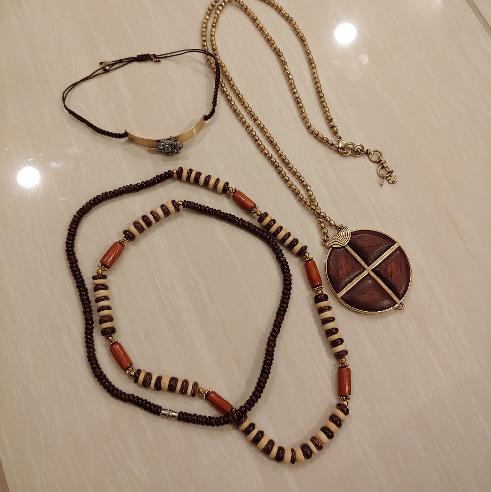 Wood necklace and bracelet bundle